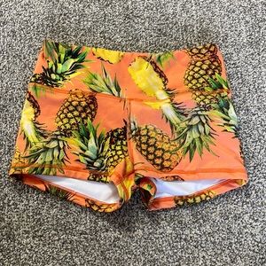 Fleo shorts size medium